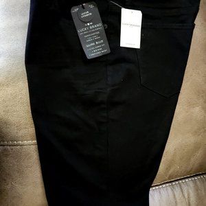 NWT Black Lucky Brand Sasha Jeans. Size 16/33